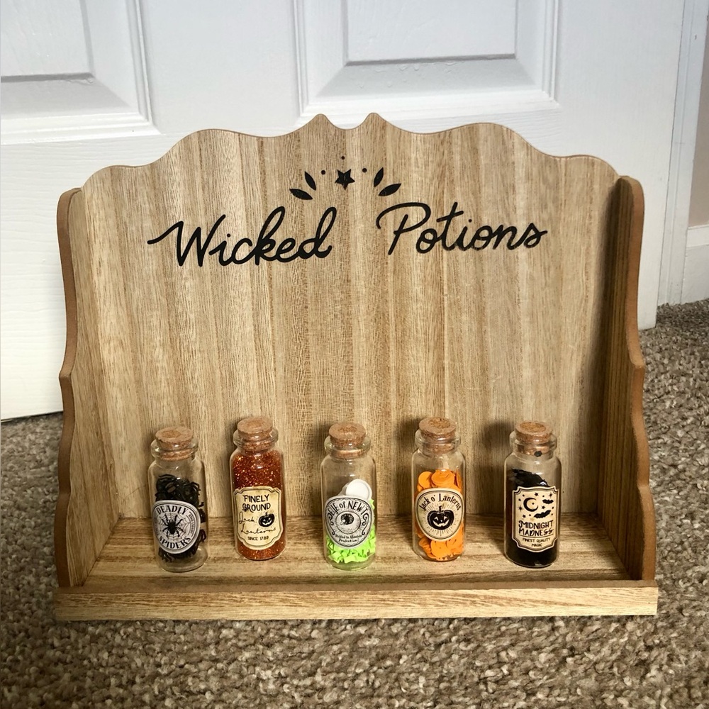 Target “Wicked Potions” Halloween Decor Display Shelf & 5 Potion Bottles